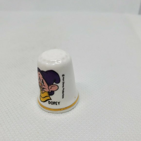 Schmid England Snow White Dopey 7 Dwarf Thimble - Picture 8 of 9